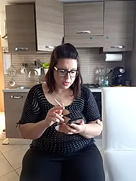 carolyne2023 online show from April 5, 2026, 8:21 am