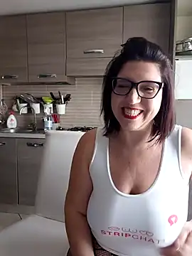 carolyne2023 online show from January 17, 2026, 8:29 am