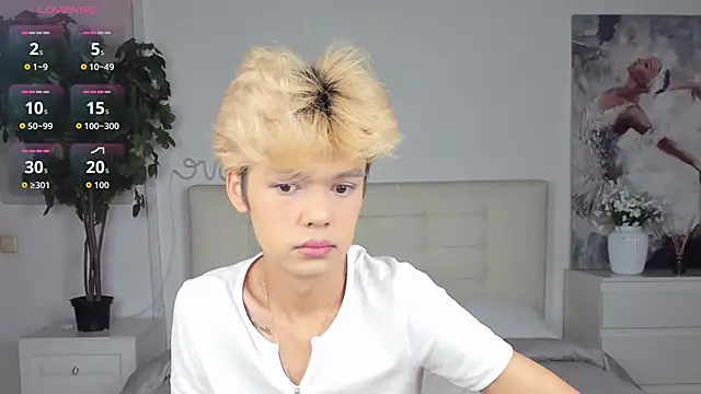 Snapshot of Felix_Rey chatting on September 19, 2025, 1:26 pm Felix Rey online show from September 19, 2025, 1:26 pm