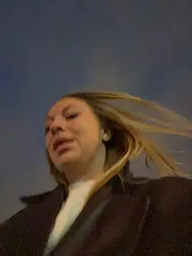 Snapshot of Sweet___Emily chatting on November 20, 2025, 2:18 pm Sweet Emily online show from November 20, 2025, 2:18 pm