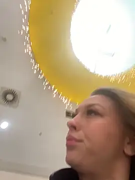 Sweet   Emily online show from December 22, 2025, 12:05 pm