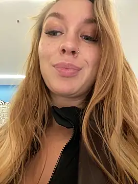 Snapshot of Sweet___Emily chatting on February 11, 2025, 5:07 pm Sweet   Emily online show from February 11, 2025, 5:07 pm