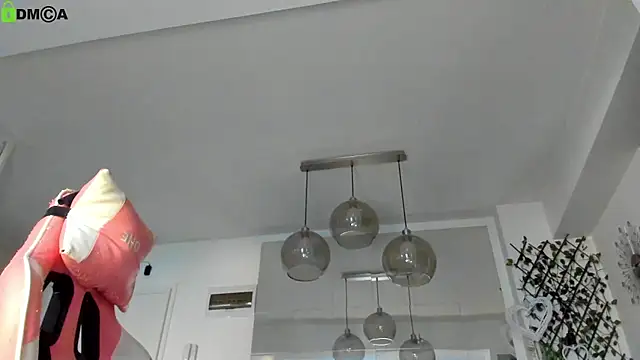 IreneVON online show from April 9, 2026, 4:25 am