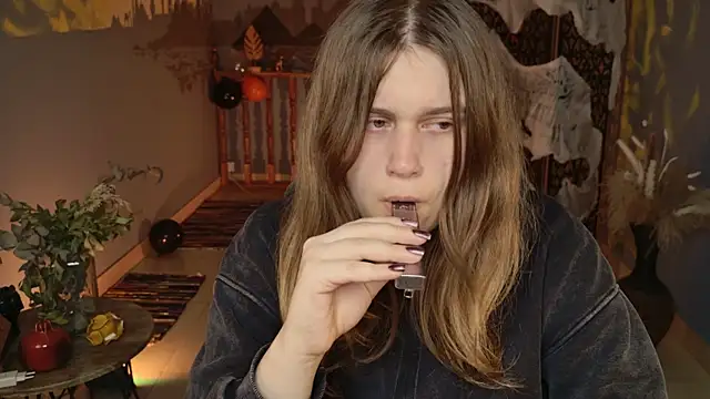 Snapshot of FioraMarmoris chatting on October 27, 2025, 1:34 pm FioraMarmoris online show from October 27, 2025, 1:34 pm