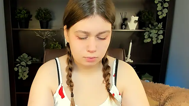 Snapshot of FioraMarmoris chatting on November 24, 2025, 7:08 am FioraMarmoris online show from November 24, 2025, 7:08 am