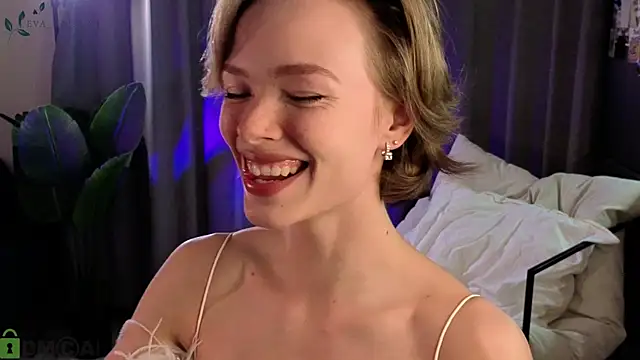 Snapshot of Eva_Natsumi chatting on September 10, 2025, 4:17 pm Eva Natsumi online show from September 10, 2025, 4:17 pm