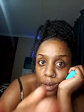 Snapshot of Queen-Chocolate chatting on December 20, 2025, 10:23 pm Queen-Chocolate online show from December 20, 2025, 10:23 pm