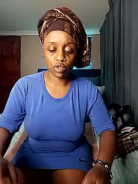 Snapshot of Queen-Chocolate chatting on January 14, 2026, 10:57 pm Queen-Chocolate online show from January 14, 2026, 10:57 pm