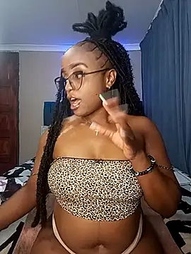 Snapshot of Queen-Chocolate chatting on November 21, 2025, 10:09 pm Queen-Chocolate online show from November 21, 2025, 10:09 pm