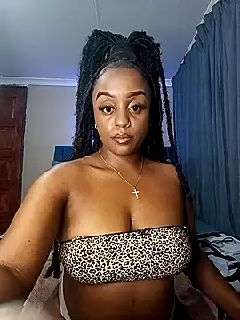 Snapshot of Queen-Chocolate chatting on November 28, 2025, 10:32 pm Queen-Chocolate online show from November 28, 2025, 10:32 pm