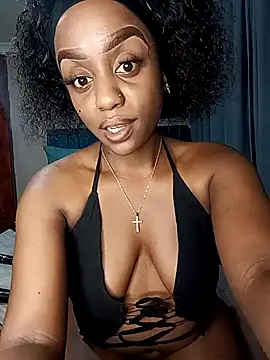 Snapshot of Queen-Chocolate chatting on September 14, 2025, 10:54 pm Queen-Chocolate online show from September 14, 2025, 10:54 pm