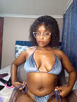 Snapshot of Queen-Chocolate chatting on March 9, 2025, 1:25 am Queen-Chocolate online show from March 9, 2025, 1:25 am