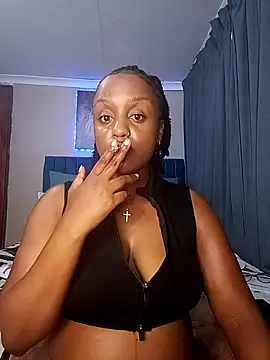 Snapshot of Queen-Chocolate chatting on December 18, 2025, 12:49 am Queen-Chocolate online show from December 18, 2025, 12:49 am