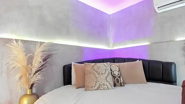 Snapshot of Nicol_Lopez_1 chatting on November 14, 2025, 9:40 pm Nicol Lopez 1 online show from November 14, 2025, 9:40 pm