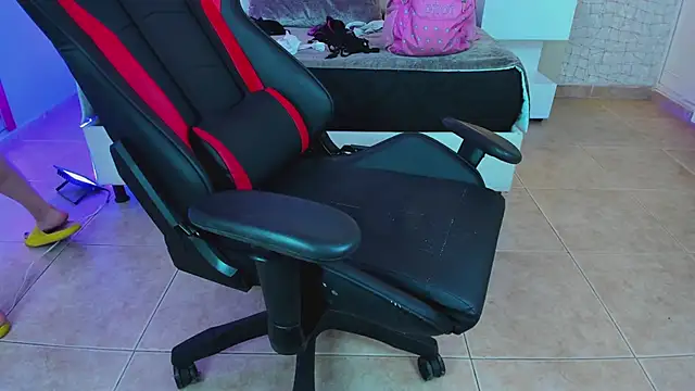 Snapshot of sara_parker069 chatting on February 7, 2025, 4:06 am sara parker069 online show from February 7, 2025, 4:06 am