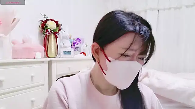 maii- online show from April 9, 2026, 1:50 pm