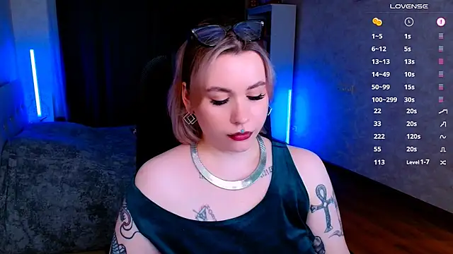 Snapshot of Blueberry-baby chatting on February 2, 2025, 2:17 am Blueberry-baby online show from February 2, 2025, 2:17 am