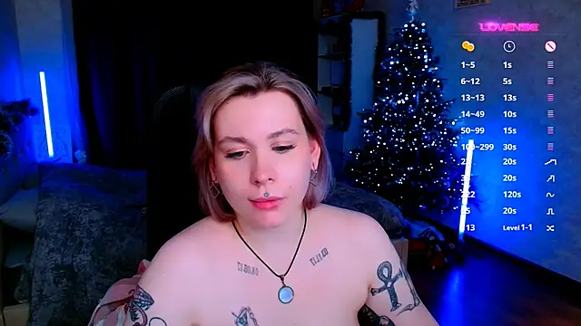 Snapshot of Blueberry-baby chatting on January 18, 2025, 1:41 am Blueberry-baby online show from January 18, 2025, 1:41 am