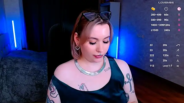 Snapshot of Blueberry-baby chatting on February 1, 2025, 11:16 pm Blueberry-baby online show from February 1, 2025, 11:16 pm