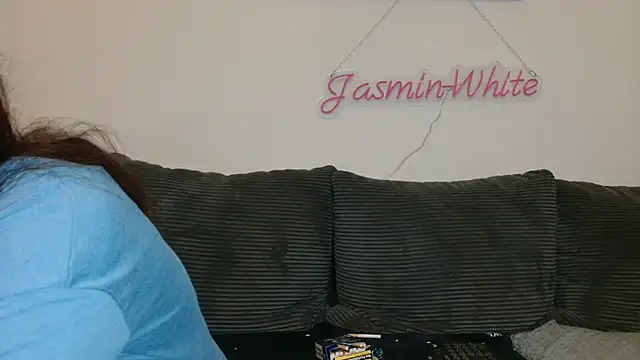 Snapshot of Jasmin-White chatting on February 21, 2026, 8:00 pm Jasmin-White online show from February 21, 2026, 8:00 pm