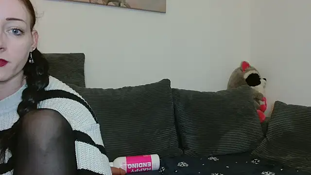 Snapshot of Jasmin-White chatting on January 13, 2026, 7:07 pm Jasmin-White online show from January 13, 2026, 7:07 pm