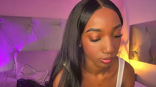 FiorelaLenin online show from February 25, 2026, 6:19 pm