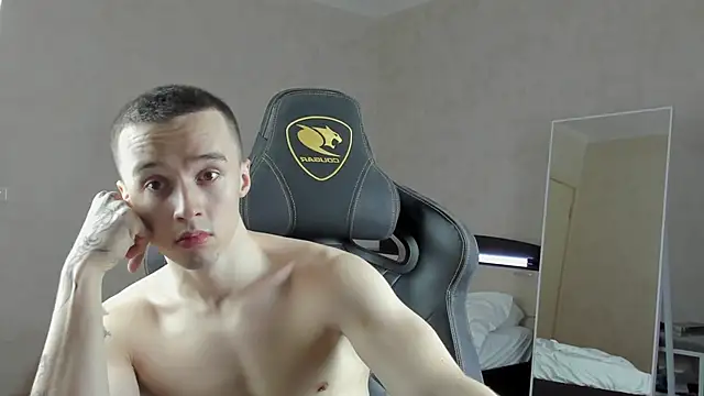 Snapshot of MasonWarholl chatting on December 23, 2024, 10:33 pm MasonWarholl online show from December 23, 2024, 10:33 pm