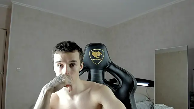 Snapshot of MasonWarholl chatting on February 9, 2025, 8:45 pm MasonWarholl online show from February 9, 2025, 8:45 pm