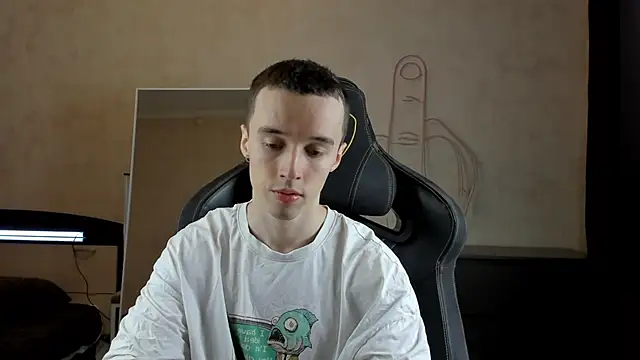 Snapshot of MasonWarholl chatting on January 7, 2025, 10:52 pm MasonWarholl online show from January 7, 2025, 10:52 pm