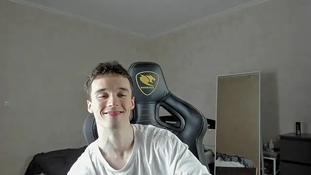 Snapshot of MasonWarholl chatting on March 21, 2025, 7:22 am MasonWarholl online show from March 21, 2025, 7:22 am