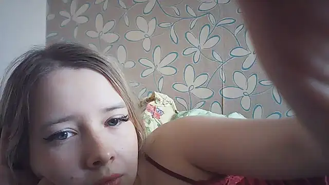ViolaCandy online show from May 8, 2026, 6:39 am