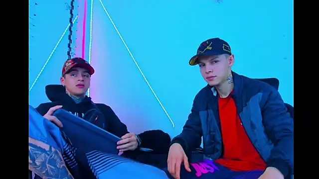 HOT boy2025 online show from September 19, 2025, 5:22 am