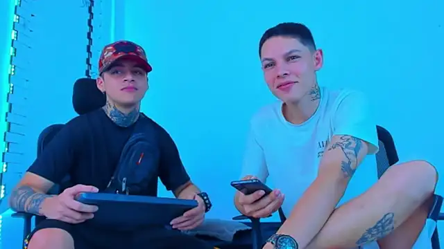 HOT boy2025 online show from November 11, 2025, 10:26 pm