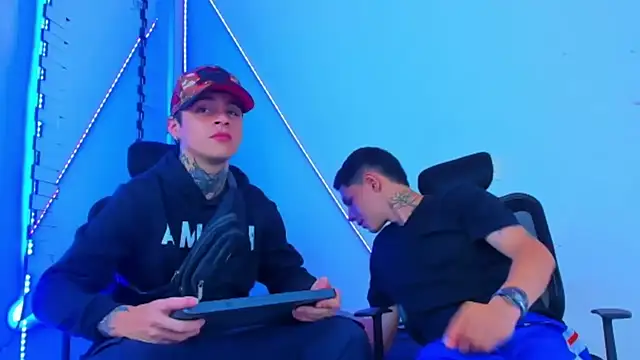 HOT boy2025 online show from October 23, 2025, 3:16 am