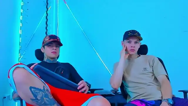 HOT boy2025 online show from October 24, 2025, 4:11 am