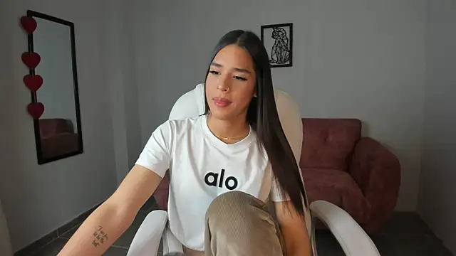 Snapshot of Alice23jones chatting on March 7, 2025, 3:49 pm Alice23jones online show from March 7, 2025, 3:49 pm