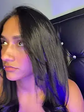 Snapshot of mailyreid chatting on October 31, 2025, 5:37 am mailyreid online show from October 31, 2025, 5:37 am