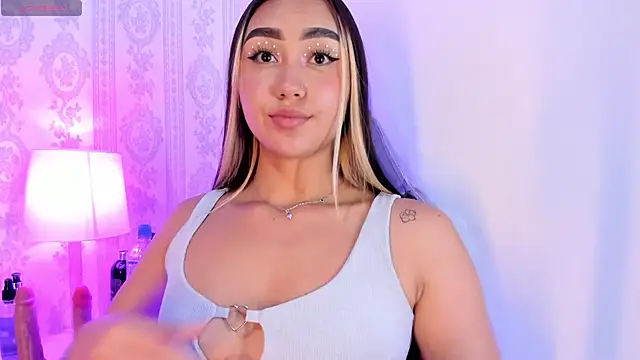 Snapshot of liaa_18 chatting on November 12, 2025, 3:21 am liaa 18 online show from November 12, 2025, 3:21 am