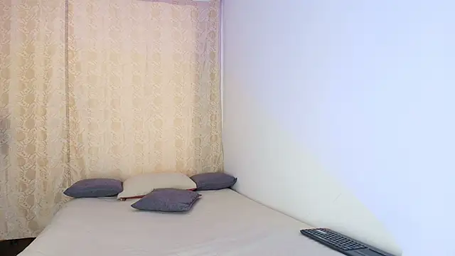 Tinny and Candy online show from February 12, 2026, 7:02 pm