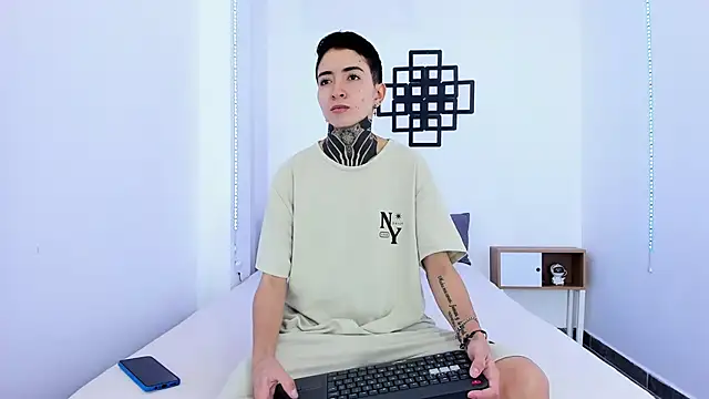 Snapshot of Tinny_and_Candy chatting on September 26, 2025, 1:18 pm Tinny and Candy online show from September 26, 2025, 1:18 pm