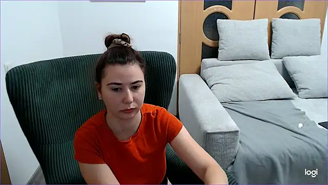 Snapshot of VioletaFlower7 chatting on October 31, 2025, 9:17 am VioletaFlower7 online show from October 31, 2025, 9:17 am