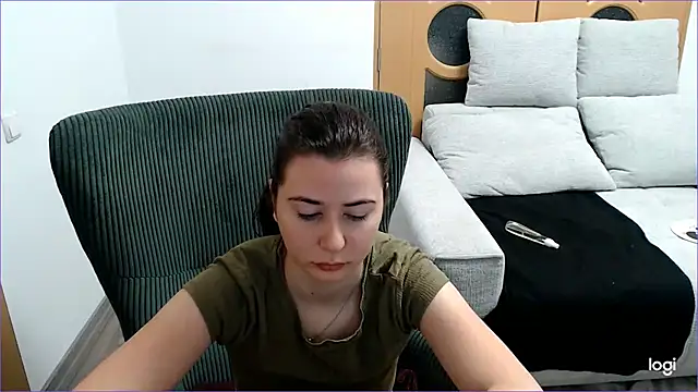 Snapshot of VioletaFlower7 chatting on November 28, 2025, 8:47 am VioletaFlower7 online show from November 28, 2025, 8:47 am