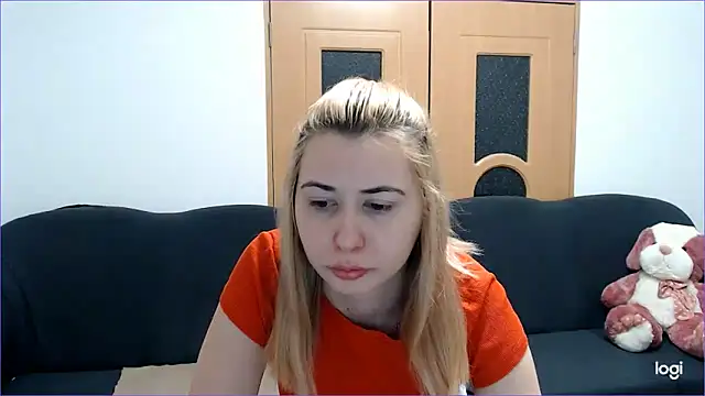 Snapshot of VioletaFlower7 chatting on March 3, 2025, 9:24 am VioletaFlower7 online show from March 3, 2025, 9:24 am