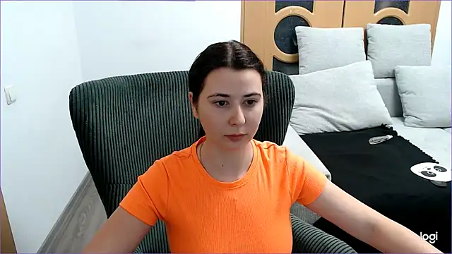 VioletaFlower7 online show from January 5, 2026, 5:27 pm