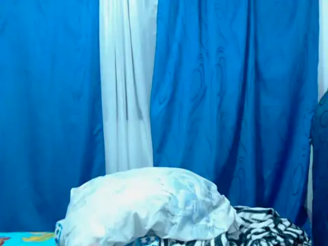 Snapshot of home_vlak chatting on July 22, 2026, 2:13 am home vlak online show from July 22, 2026, 2:13 am