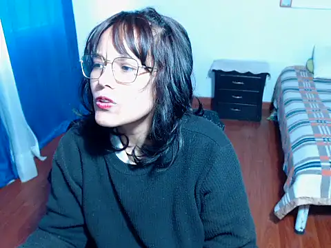 Snapshot of home_vlak chatting on December 17, 2025, 5:18 pm home vlak online show from December 17, 2025, 5:18 pm