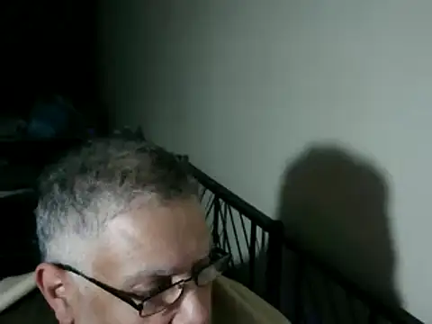 Snapshot of 100Tauros chatting on November 26, 2025, 10:32 pm 100Tauros online show from November 26, 2025, 10:32 pm