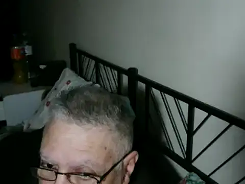 Snapshot of 100Tauros chatting on November 4, 2025, 10:19 am 100Tauros online show from November 4, 2025, 10:19 am