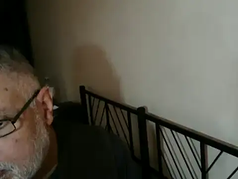 Snapshot of 100Tauros chatting on October 27, 2025, 10:16 am 100Tauros online show from October 27, 2025, 10:16 am