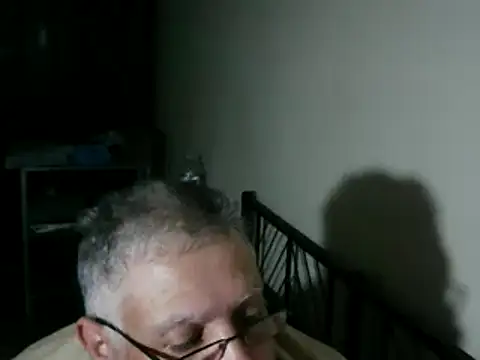 Snapshot of 100Tauros chatting on November 28, 2025, 10:10 pm 100Tauros online show from November 28, 2025, 10:10 pm